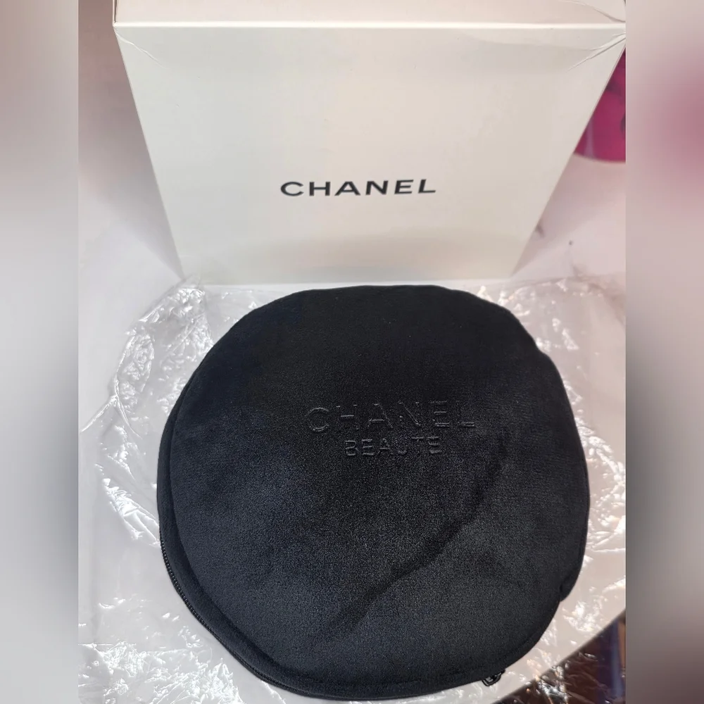 NEW Chanel Beauté CC Travel Eye Mask/Neck Pillow!